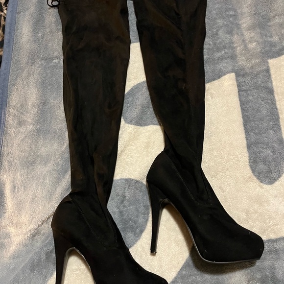 (2 for $25) Knee high suede boots - Picture 5 of 9